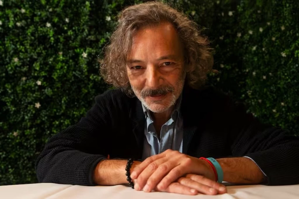 Fabián Vena: “Vivimos una sobreexposición de mentiras, versiones e inteligencia artificial y ya no sabemos qué es verdad”