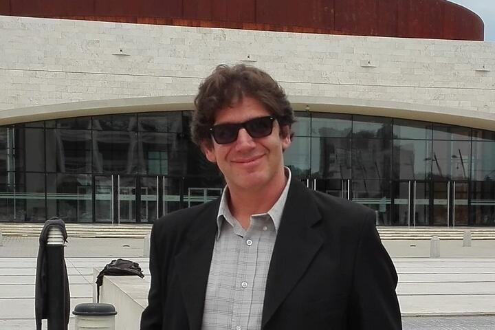 Ezequiel Asquinasi: "Los fuegos artificiales solo los pueden utilizar los mayores de 16 a&ntilde;os"