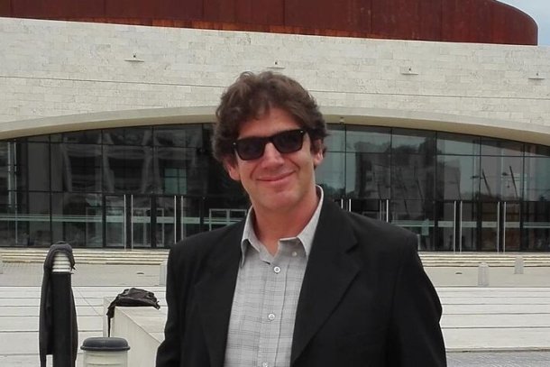 Ezequiel Asquinasi: "Los fuegos artificiales solo los pueden utilizar los mayores de 16 años"