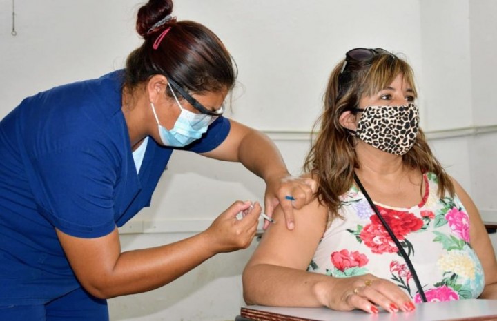 La ministra de Salud de Chaco advirtió sobre un atraso en la carga de datos sobre la vacunación contra el coronavirus