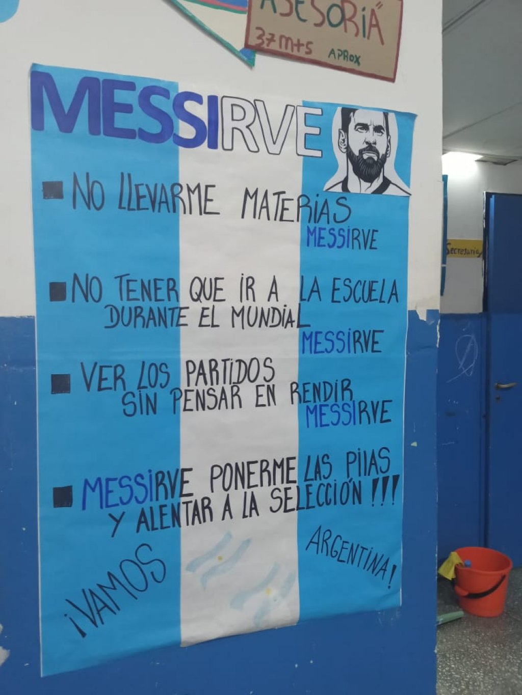 En Neuquén hicieron un afiche con &quot;Messirve&quot; para incentivar a estudiar a los chicos en la escuela