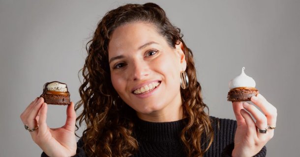 La pastelera que siguió su pasión: dejó ingeniería para emprender con su propia marca de dulces