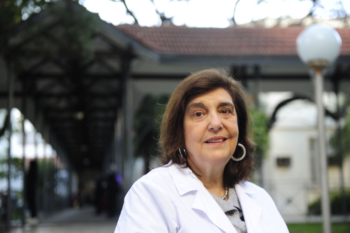 Dra. Angela Gentile: “La vacunación ayuda, pero no tenemos una cobertura de tanta magnitud como para poder hablar de un impacto”