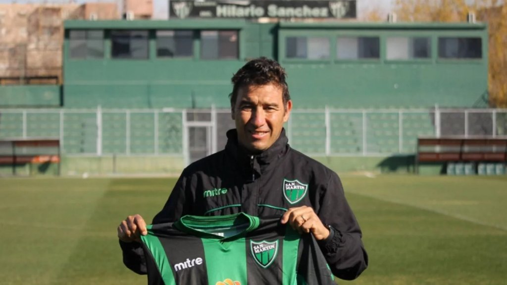 Raúl Antuña: "Daría todo lo que tengo y gané con tal de jugar 10 minutos en este equipo"
