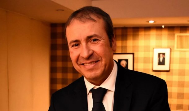 Guillermo Oliveto: "El furor por las  figuritas del mundial marca  un retorno de la gente al consumo de lo físico"