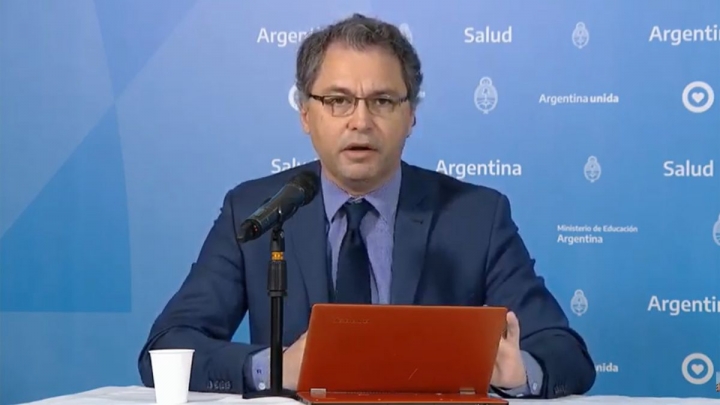 Alejandro Costa: &quot;Vamos a tener que acostumbrarnos a cumplir medidas según los casos que tengamos&quot;