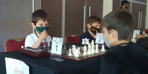 Salvador, el "niño prodigio" del ajedrez: Está entre los 55 mejores puestos del mundo con sólo 8 años