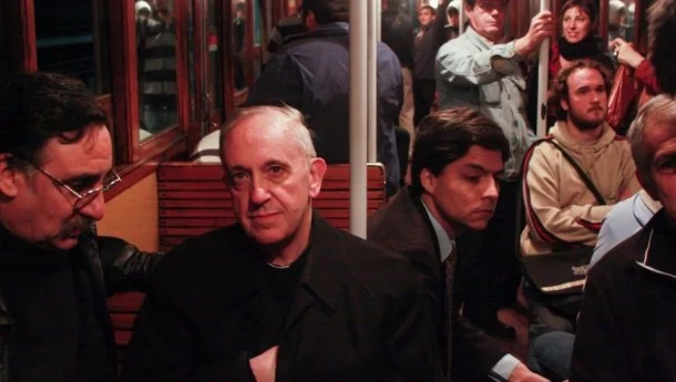 Pablo Leguizamón nos contó detalles inéditos de la icónica foto del papa Francisco en el subte