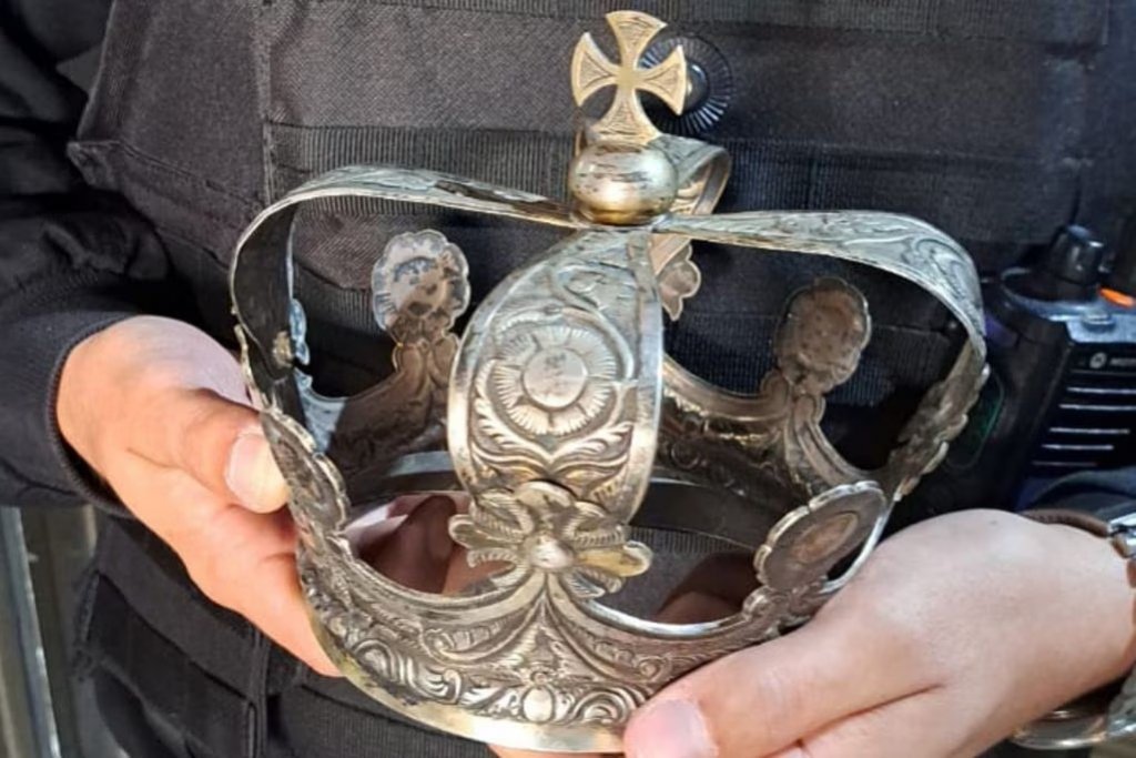 Se robaron una corona de plata de la Catedral de Córdoba y la encontraron en la casa de un coleccionista