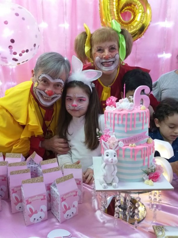 Tienen 75 años y siguen alegrando la vida de los chicos en Villa Mercedes: "Nuestra mayor alegría es tu sonrisa"