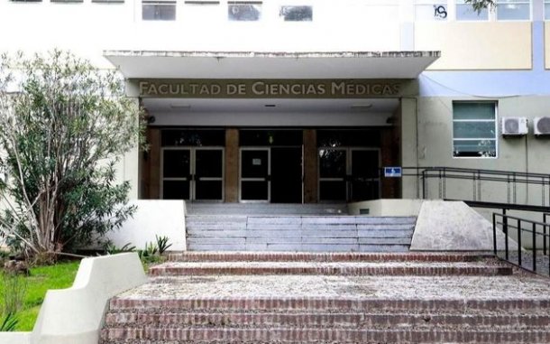 Un docente de medicina renunció luego de ser sumariado por dar clases presenciales