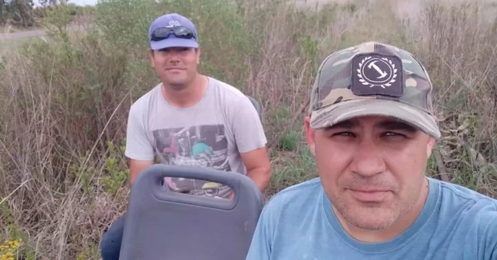 Alejandro Mio, limpia las vías abandonadas: “Nosotros lo hacemos con la ilusión que vuelva a pasar el ferrocarril con pasajeros”