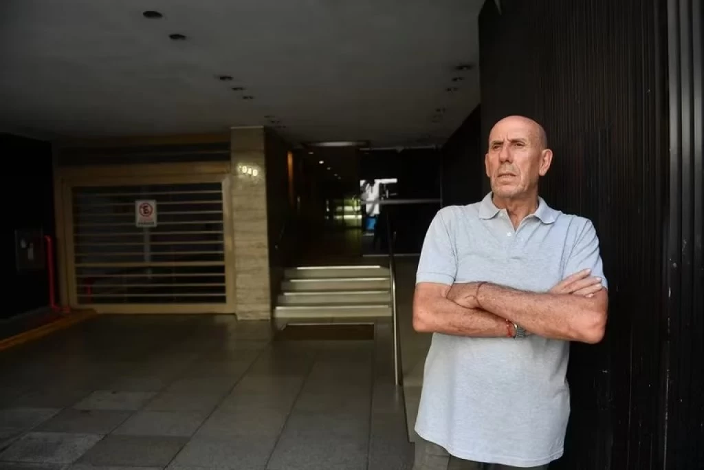 Roberto Rigante fue campeón con Independiente y hoy es encargado de edifico: “Sigo siendo portero y no se me caen los anillos para pasar un trapo de piso”