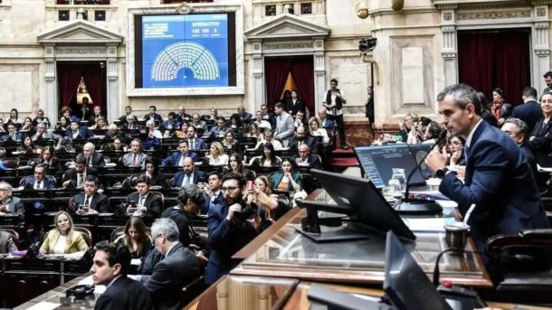 Pablo Roma: "Milei está teniendo un costo alto por vetar jubilaciones y presupuesto universitario. La única que puede hacerle frente es Cristina Fernández"
