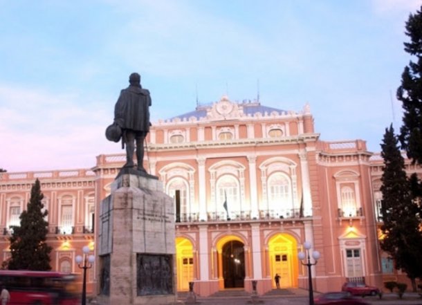 Las escalofriantes historias paranormales del edificio de la Legislatura Salteña