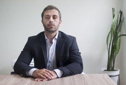 Federico Furiase: “La regulación, el cambio de reglas del juego, la incertidumbre, son un golpe fuerte a la inversión”