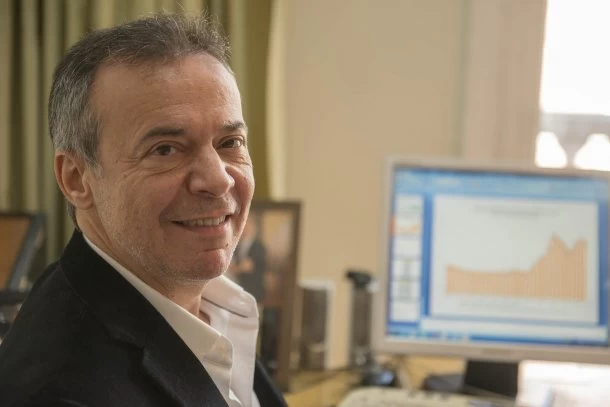 Daniel Artana: “Si el oficialismo no entra en el balotaje, habrá menos incentivo a la irresponsabilidad del ministro”