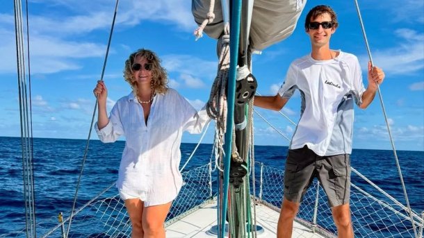 Conocé la historia de Paula y Carlos, la pareja cordobesa que recorre el mundo en un velero