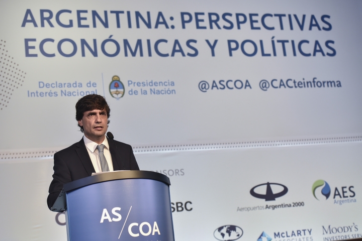 Hernán Lacunza: "Un plan económico se tiene que decidir para adelante"