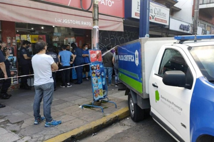 Rodrigo, encargado de la heladería: “Parece que nos toman el pelo, ayer vino Berni a la comisaria con mil policías protegiéndolo”