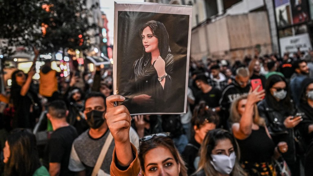 El drama de las mujeres iraníes, relatado en primera persona