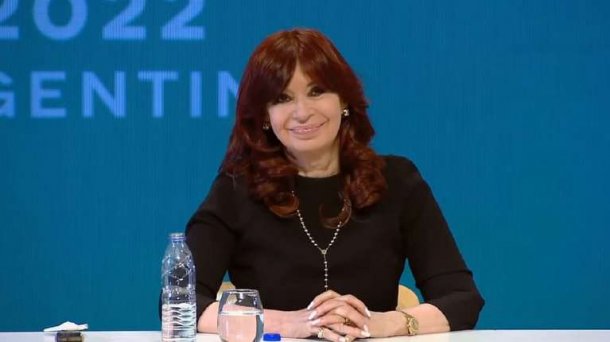 Cristina Kirchner: “Que te pongan una banda y te den el bastón, no significa que te den el poder”