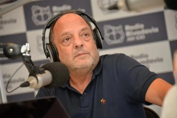 La editorial de Baby Etchecopar: "La radio"