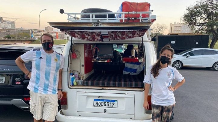 La historia de Mauro y Mayra, la pareja que lleva diez meses viajando por Brasil en camioneta