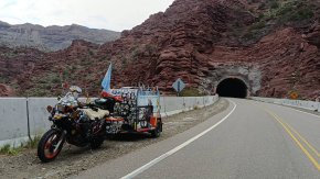 La pareja que recorri&oacute; Sudam&eacute;rica en moto