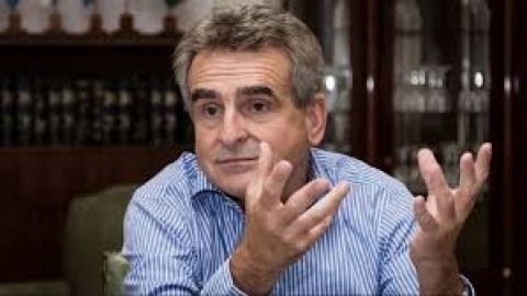Agustín Rossi: "Buscamos llegar al otoño con la población de riesgo inmunizada con la vacuna"