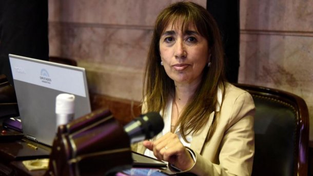 Roxana Reyes: "La vicepresidenta está en caída libre, pero no puede llevar a los argentinos a eso"