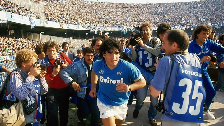 &quot;La muerte de Maradona paró el corazón de toda una ciudad&quot;, contó un periodista en Nápoles