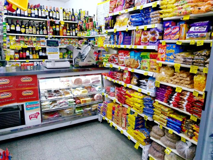 Claudio Carapsu, almacenero de Hurlingham: &quot;La odisea de un almacenero para tener los precios justos barriales&quot;