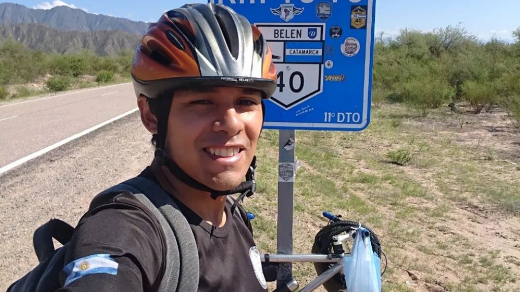 Un tucumano recorre el país en bicicleta pero se la robaron en Mendoza