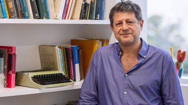 Eduardo Yeyati: "Les pido que no hipotequen más nuestro futuro anticipando impuestos"