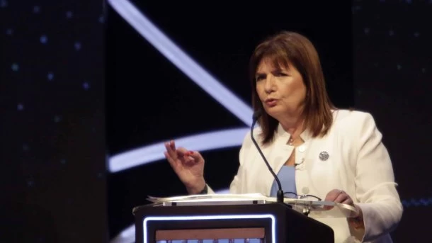 Patricia Bullrich: “Milei tiene que callarse la boca, no decirle a la gente lo que tiene que hacer”