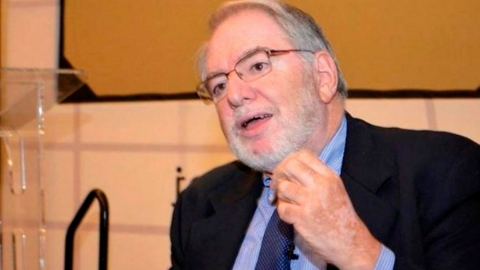 Claudio Loser: "Devaluar por devaluar, sin hacer ninguna otra cosa, no es lo que sirve"