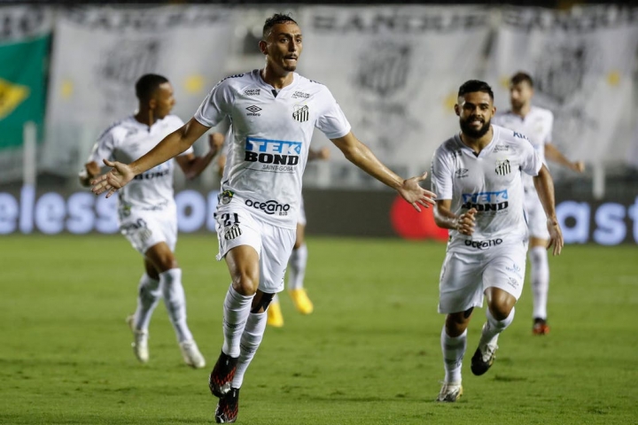 Santos goleó a Boca y lo dejó sin final de Libertadores