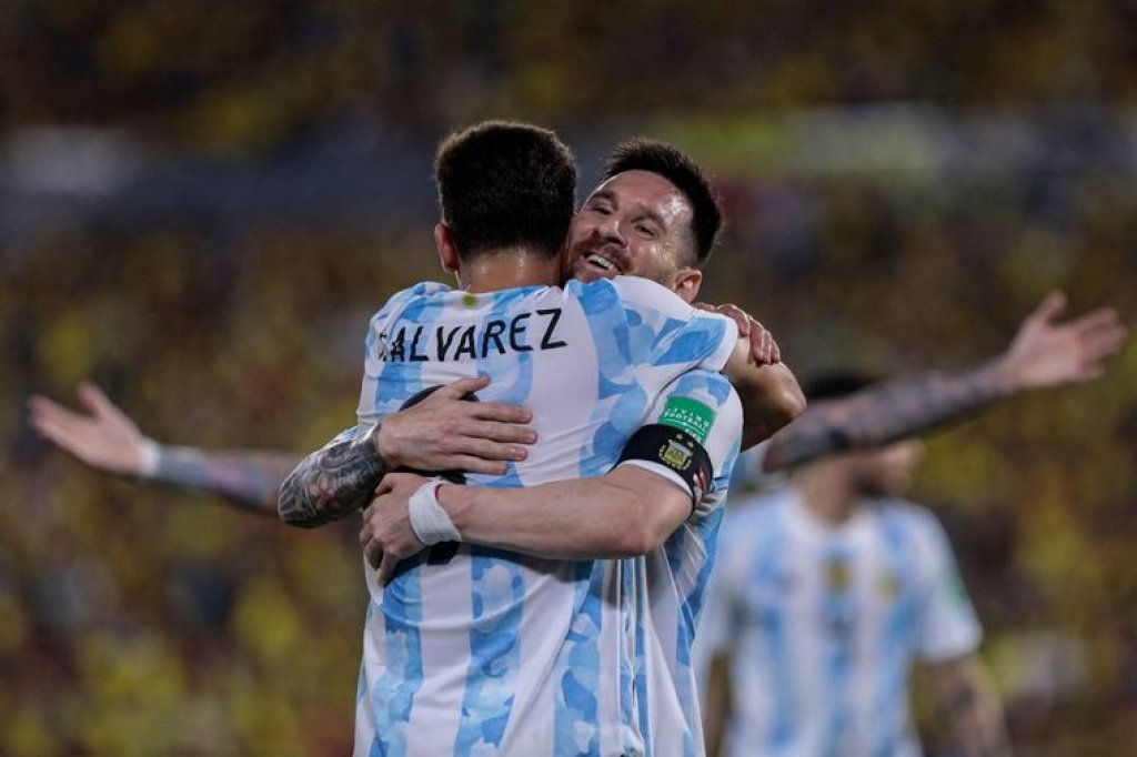 Argentina cerró las eliminatorias con un empate con polémica frente a Ecuador