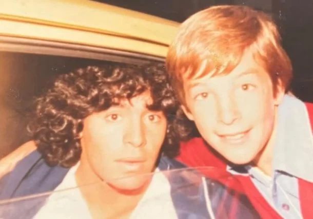 Finalizó la búsqueda del que está en la foto con Maradona: "Es un rosarino que tiene un restaurante en el norte de Brasil
