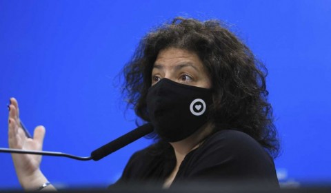 Vizzotti aseguró que si una persona es contacto estrecho y no tiene síntomas "no hace falta" que se testee