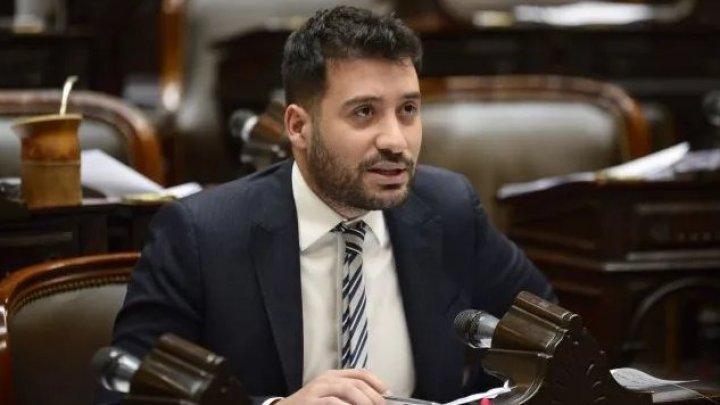 Los pol&eacute;micos aportes compulsivos para los gremios en el recibo de sueldo, por Alejandro Cacace