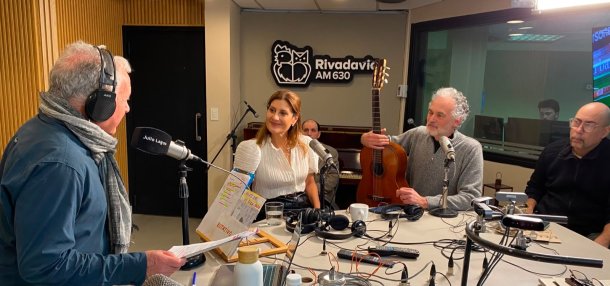 &iexcl;M&uacute;sica en vivo con Delfina Oliver y la Antigua Jazz Band!