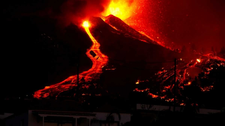 Continúa la erupción del volcán en las Islas Canarias