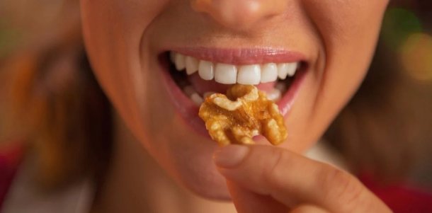 Comer nueces hace bien