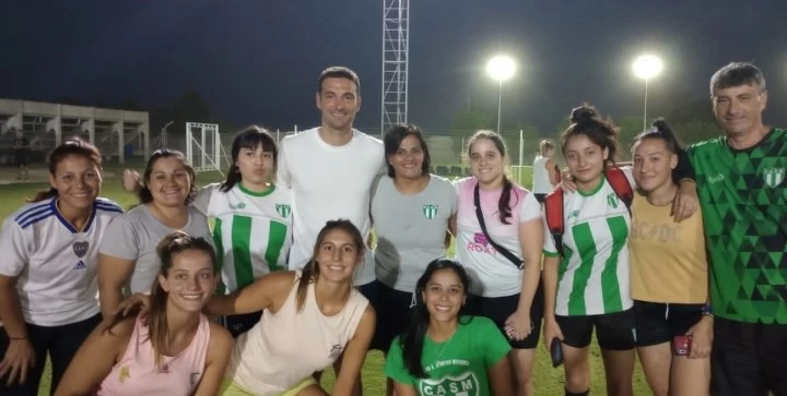 Leonardo &quot;Taty&quot; Olgado, encargado de Sportivo Matienzo: “Scaloni es muy humilde, vino sin avisar y estuvo hablando con los jugadores de primera”