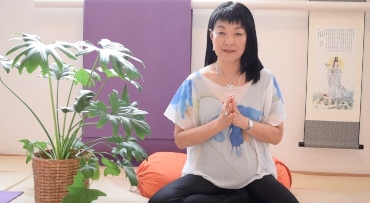 Nancy Nakazato y su método para hacer yoga