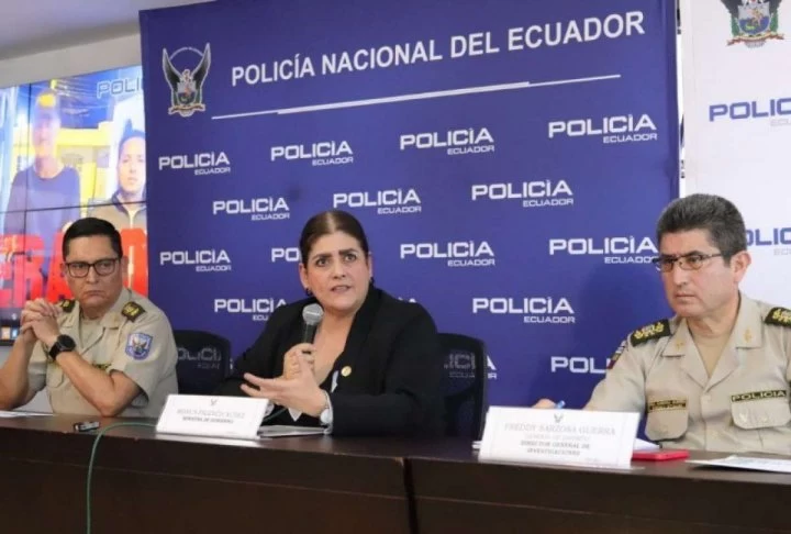 Ministra del Interior de Ecuador: &quot;Estamos en un conflicto armado (...) esta lucha no se podía hacer esperar&quot;