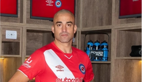 SANTIAGO SILVA: "Hay que ser solidarios con los que juegan Copa"