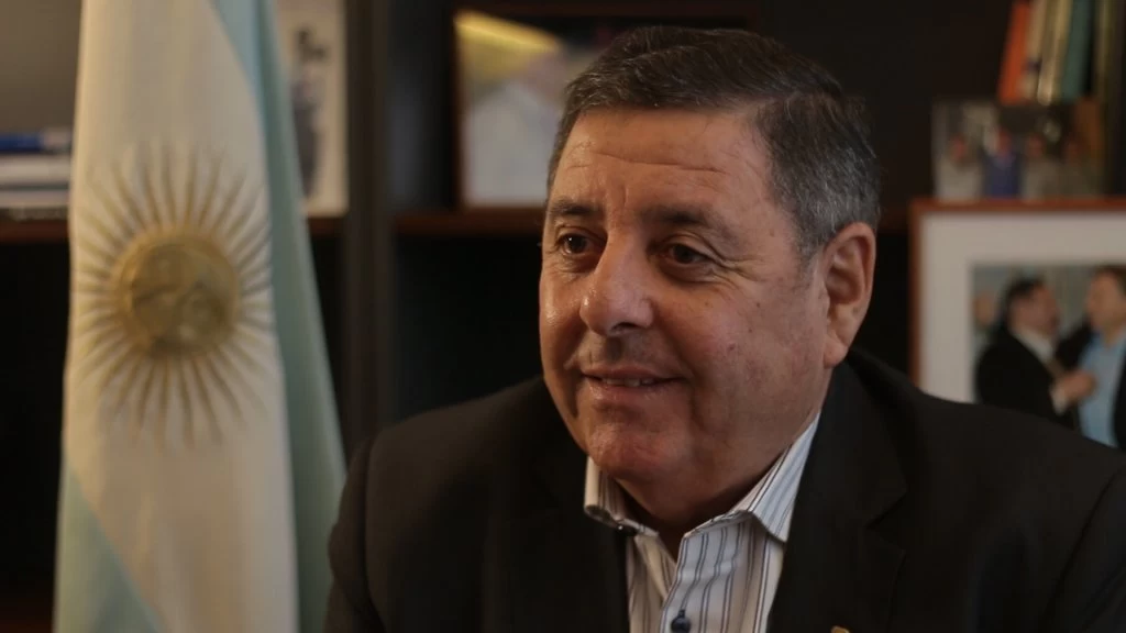 Alfredo De Angeli: "Tenemos un país rico lleno de ciudadanos pobres"